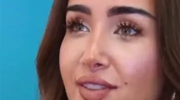 حقق فيلم ريستارت لتامر حسني وهنا الزاهد صدارة الإيرادات وسط نقاش واسع حول واقعيته!