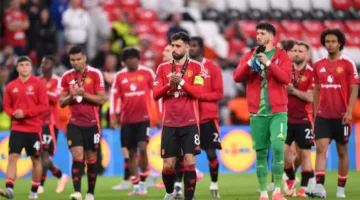 مانشستر يونايتد يعلن اتفاق رحيل مهاجمه بعد راشفورد