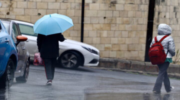 تأخير دوام المدارس في الطفيلة اليوم بسبب الأحوال الجوية وتحديث جديد للمواعيد