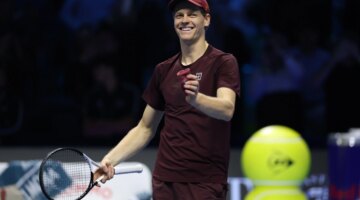 تنسسينر يفتتح دفاعه عن اللقب بقوة في تورينو