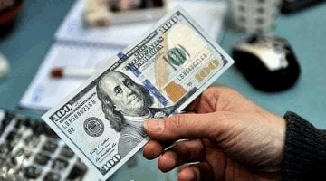 سعر الدولار أمام الجنيه المصري يرتبط بالاستقرار صباح الأحد