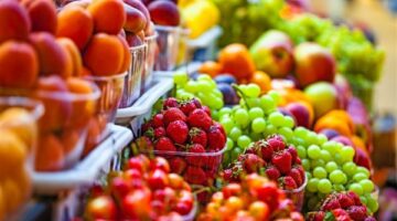 سعر الفاكهة اليوم يشهد ارتفاع اليوسفي والرمان وتراجع الجوافة والفراولة