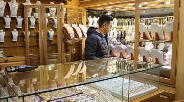 عملة “إمامي” تكسر حاجز 120 مليون تومان وسط ارتفاع قياسي لأسعار الذهب في إيران