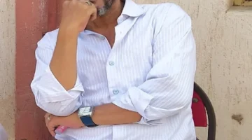 وفاة مدير مدرسة أثناء اليوم الدراسي تثير الحزن والتساؤلات