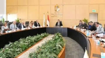 إعلان حاسم.. وزير الإسكان يدفع لتسريع مشاريع السكن لكل المصريين