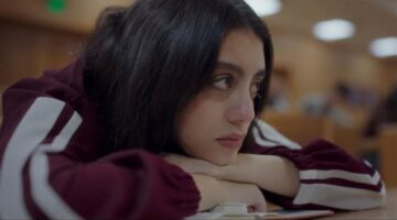 الحلقة الأولى من ميدترم.. ياسمينا العبد تواجه مواقف محرجة في رحلتها الجامعية