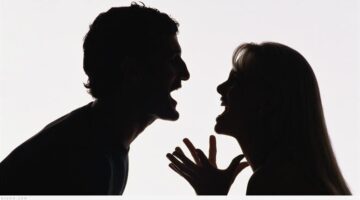 تجنب اتهام شريكك السريع: توقعات برج الميزان 2 ديسمبر 2025