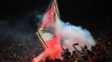 تفاصيل جديدة.. الأهلي المصري يحدث عن مفاوضات لاعبه مع برشلونة