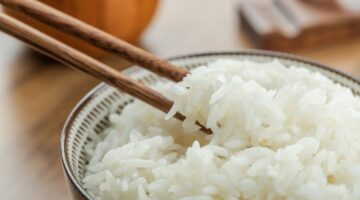 تفاصيل جديدة ضبط بيع أرز أجنبي على أنه ياباني بعد فحص حاوية