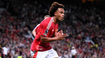 رفض سريع.. مانشستر يونايتد يرد على عرض روما لزيركزي خلال ساعتين