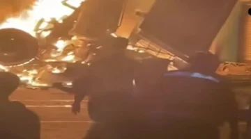 سقوط تريلا من وصلة الطالبية يعصف بخسائر فادحة بالجيزة