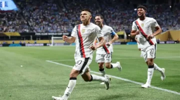 في ساعة واحدة: جيرونا يتفق مع مانشستر سيتي لاستعارة إتشيفيري