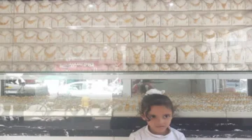 قفزة في أسعار الذهب بعدن… فارق 300% مع صنعاء يثير تساؤلات الاستثمار