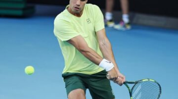 بث مباشر.. ألكاراز يتنافس مع آدم والتون في أستراليا المفتوحة 2026