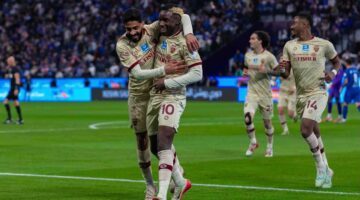 بث مباشر.. صدام قوي يجمع الهلال والفيحاء ضمن منافسات الدوري السعودي