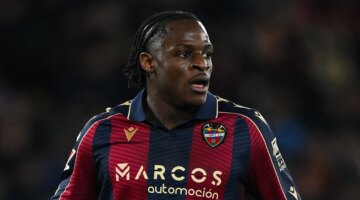 بديل ليفاندوفسكي المحتمل.. برشلونة يحسم موقفه من التعاقد مع مهاجم ليفانتي أليكس غارسيا