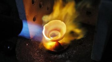 تراجع الذهب عالميا.. 3 أسباب تفقد المعدن الأصفر مكاسبه خلال تعاملات اليوم