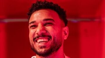 تنازل عن مستحقاته.. وكيل هادي رياض يكشف تفاصيل انضمام اللاعب للنادي الأهلي