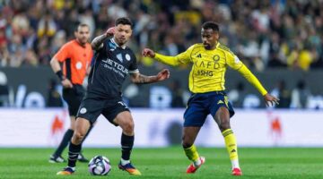 حسم الجدل.. خبير تحكيمي يفصل واقعة طرد لاعب الشباب أمام النصر