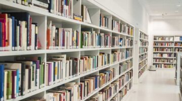 حسن إغلان يفكك تمثيلات الجسد في استراتيجيات السياسة المعاصرة