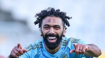 رحيل مفاجئ.. كواليس أزمة مالية تهدد مسيرة حسين الشحات مع الأهلي المصري