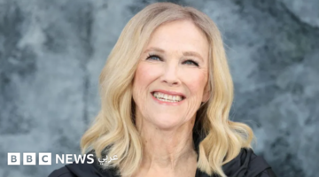 رحيل نجمة هوم ألون.. تفاصيل وفاة الفنانة العالمية كاثرين أوهارا عن عمر يناهز 72 عاماً