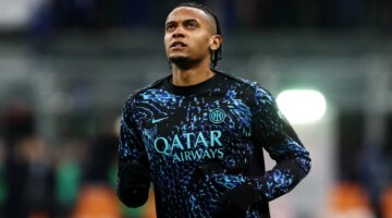 رفض قاطع رغم الأزمة الدفاعية: أكانجي يغلق باب عودته لمانشستر سيتي