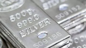 سعر تاريخي.. الفضة تسجل 103 دولارات وتهدد صدارة الذهب في الأسواق العالمية