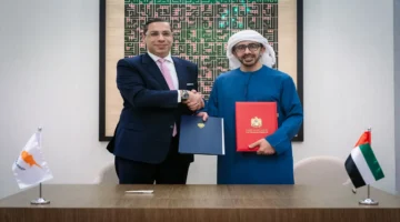 شراكة استراتيجية.. عبدالله بن زايد يوقع مذكرة تفاهم في الطاقة مع قبرص