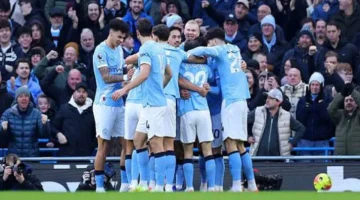 صافرة البداية.. توقيت لقاء مانشستر سيتي وبرايتون وقنوات الدوري الإنجليزي 2025