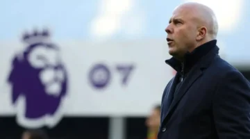 صفقة انتقالية مثيرة.. لاعب بيرنلي يوقع عقده مع ليفربول