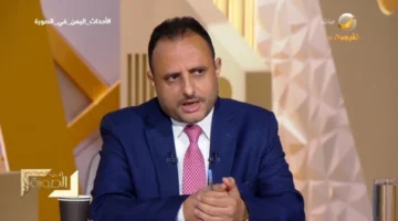 ضابط سعودي شجاع.. باحث يمني يروي إفشال محاولة اعتقال رشاد العليمي