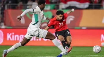 قمة الجولة.. الفراعنة يتفوقون على كوت ديفوار بهدفين في الشوط الأول