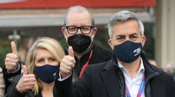 واقعة غريبة في برشلونة.. فيكتور فونت يثير الجدل بمحاضرة نسائية قبل لقاء أوفييدو