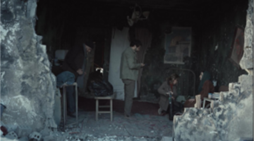 أحداث مثيرة في مسلسل صحاب الأرض الحلقة 9 ومنة شلبي تواجه أكاذيب صحفية أميركية