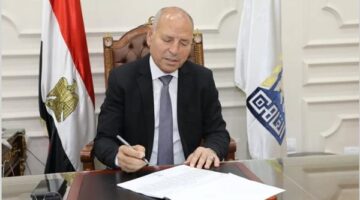 أزمة مقابر السيدة عائشة.. محافظ القاهرة يحسم الجدل حول إزالة الكوبري التاريخي