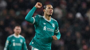 إشادة قائد ليفربول.. فان دايك يوجه رسالة خاصة لنجم برايتون بعد قمة السيتي