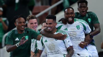 بث مباشر.. ترددات القنوات الناقلة لمباراة الشباب والأهلي في دوري روشن السعودي