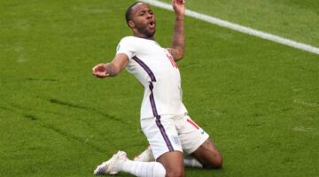 بموافقة المكاتب الهولندية.. ستيرلنج يستلم تصريح العمل والإقامة لإنهاء أزمة ناديه الجديد