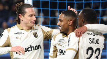 تألق سعود عبدالحميد.. النجم السعودي يقود لانس لصدارة الدوري الفرنسي أمام باريس