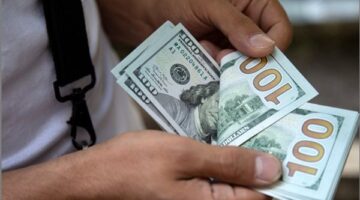 تحديثات الصرف.. سعر الدولار مقابل الجنيه في البنوك المصرية خلال تعاملات الخميس