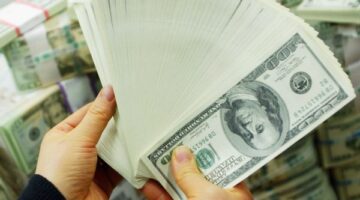 تحديثات الصرف.. قفزة جديدة في سعر الدولار مقابل الجنيه داخل البنوك المصرية ونقاط الصرافة