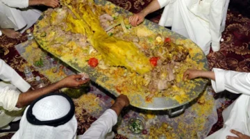 تحذير طبي صريح.. استشاري أعصاب يكشف مخاطر سحور الولائم على مرضى الشقيقةومركزات السكر