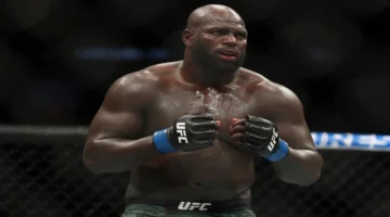 خلف القضبان.. اتهام وحش الوزن الثقيل بالعنف الأسري بعد أسرع ضربة قاضية