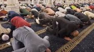 عدد ركعات التراويح.. هل تجوز الصلاة بـ 8 ركعات فقط في رمضان؟