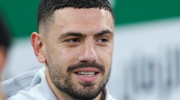 مشاركة ميريح ديميرال.. تحول مفاجئ في قائمة الأهلي السعودي قبل مواجهة ضمك المرتقبة