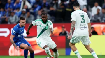 موعد مرتقب.. مواجهة الأهلي والشباب في دوري روشن والقنوات الناقلة