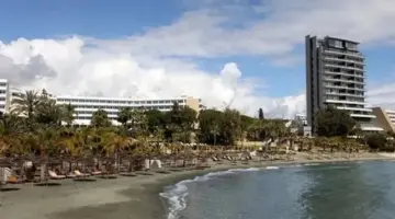 آثار الحرب في إيران تضغط على السياحة في اليونان وقبرص