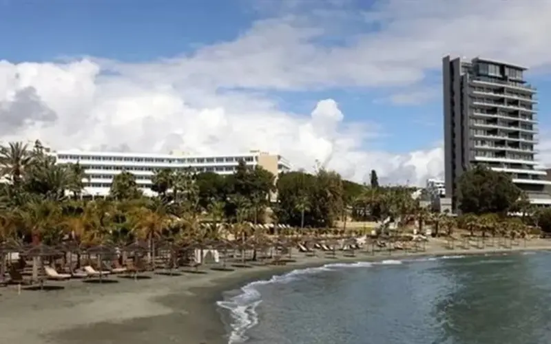 آثار الحرب في إيران تضغط على السياحة في اليونان وقبرص