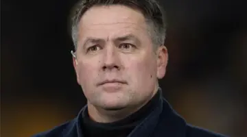 أوين: سأندهش من بقاء سلوت مع ليفربول إذا لم يحقق هذه الأهداف نهاية الموسم